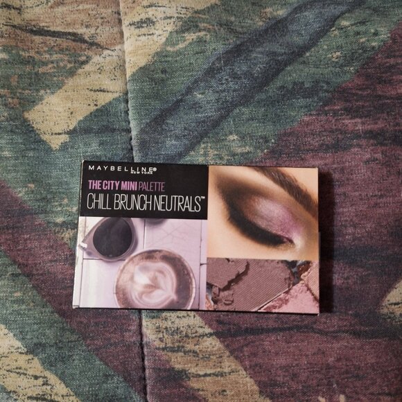 ☕🤍 Maybelline The City Mini Chill Brunch Neutrals Eyeshadow Palette - Picture 3 of 3